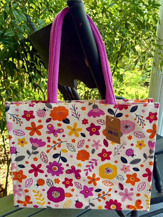 Eccolo Handbags - NWT ÈCCOLO Floral Canvas Tote in Pink, Orange & Yellow